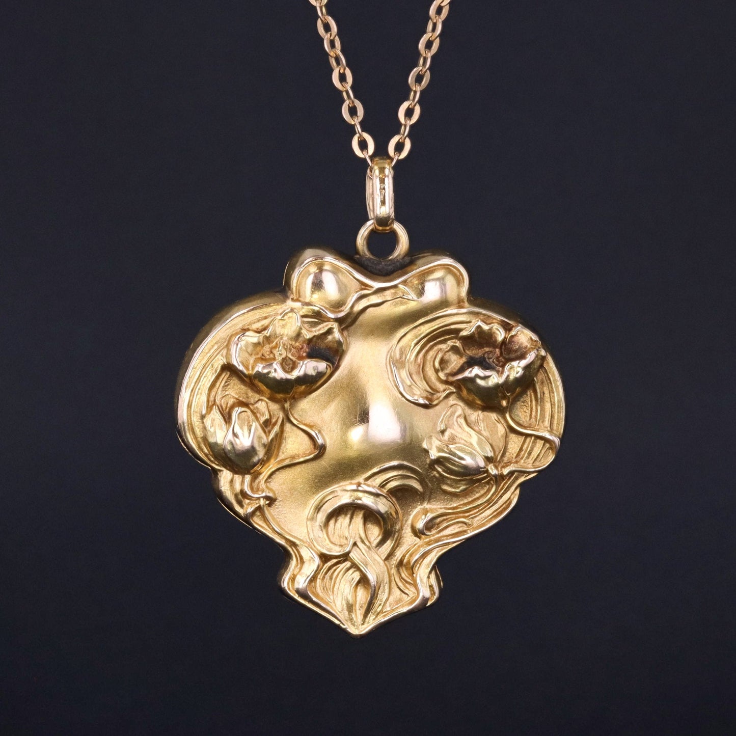 Antique Gold Locket | Art Nouveau Locket