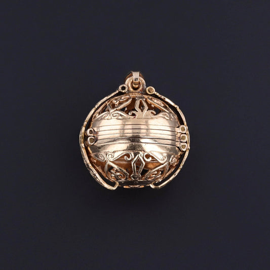 Antique Folding Orb Photo Locket of 18k Gold